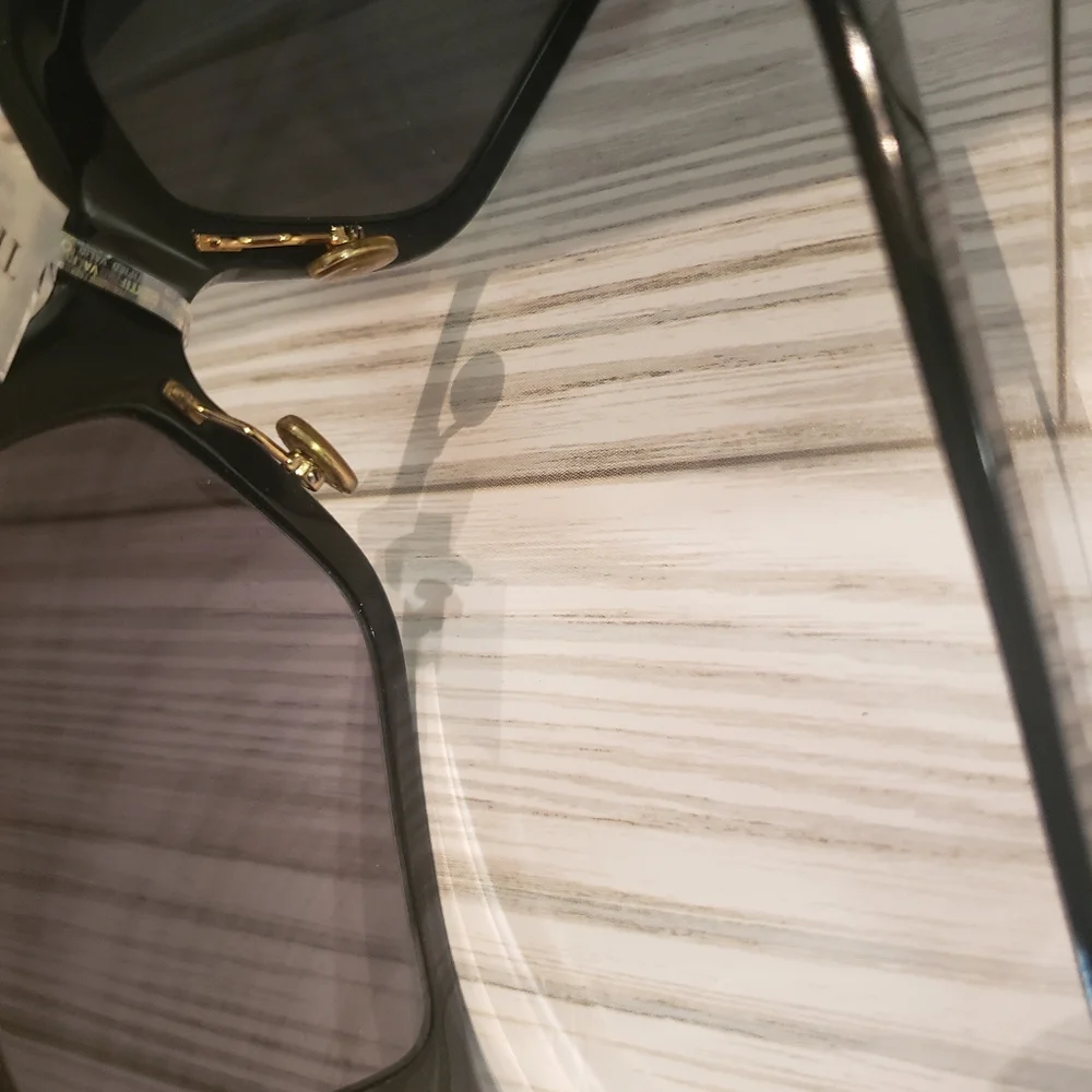 DIOR Sol Light 2 Oversized Celebrity Sunglasses - Picture 9 of 14